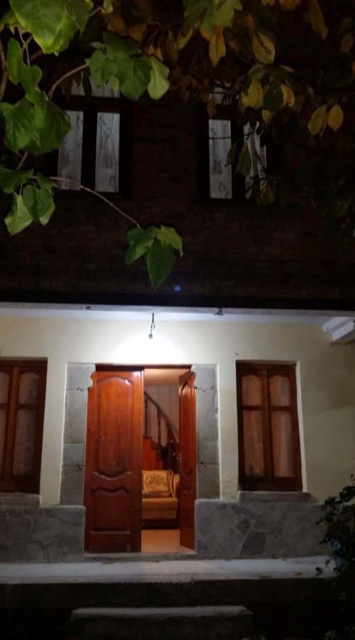 Vila 1926 Hostel Korce Exterior foto